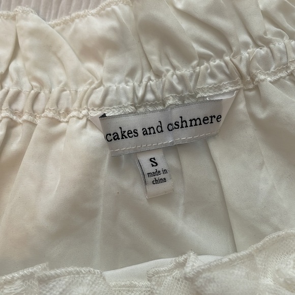 White tank - Picture 2 of 3